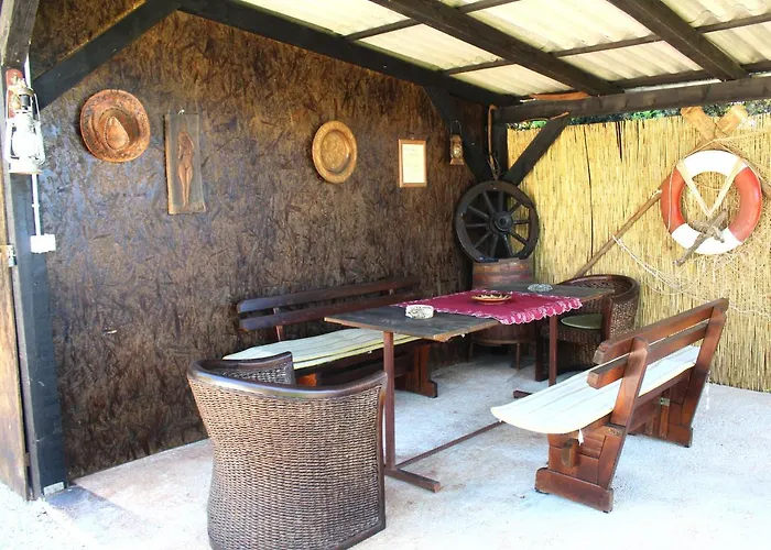 Oliven Garden Villa *