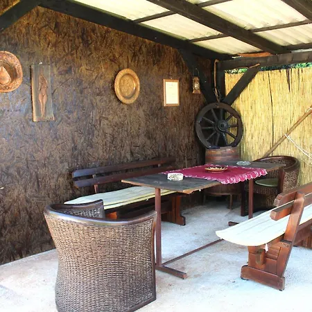 Oliven Garden Villa *