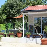 Oliven Garden Villa *
